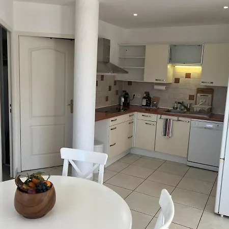 T3 Lumineux Avec Grande Terrasse, Clim, Parking Gratuit Et Wi-fi - 5 Personnes - Fr-1-770-6 * La Ciotat