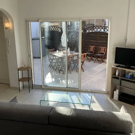 Apartment T3 Lumineux Avec Grande Terrasse, Clim, Parking Gratuit Et Wi-fi - 5 Personnes - Fr-1-770-6 La Ciotat