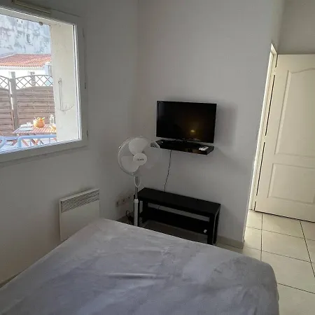 T3 Lumineux Avec Grande Terrasse, Clim, Parking Gratuit Et Wi-fi - 5 Personnes - Fr-1-770-6 Apartment La Ciotat